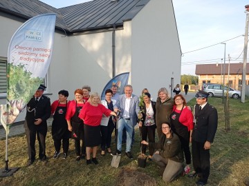 Kolejny sad tradycyjny w PKWŁ, Świetlica wiejska gm. Brzeziny 2.10.2021r. fot. KR.Sosnowska, 